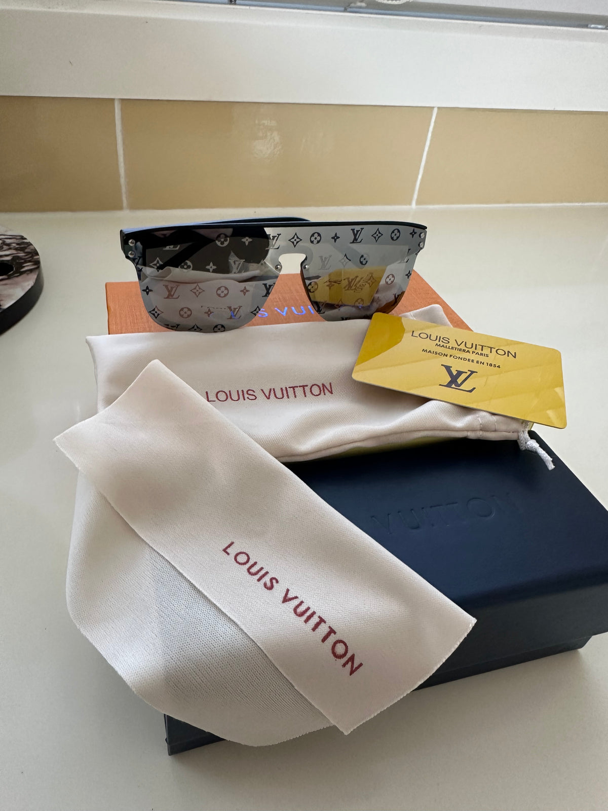 Louis Vuitton sunnies