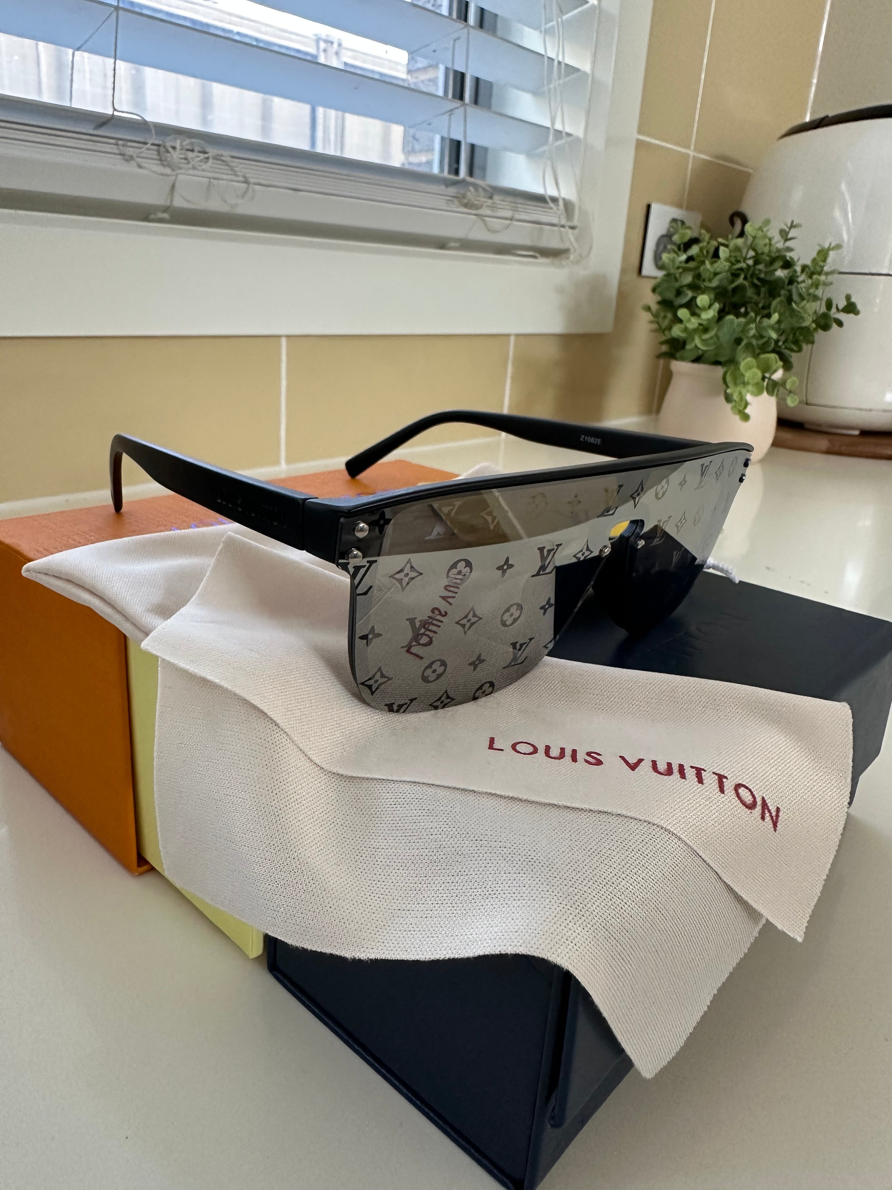 Louis Vuitton sunnies